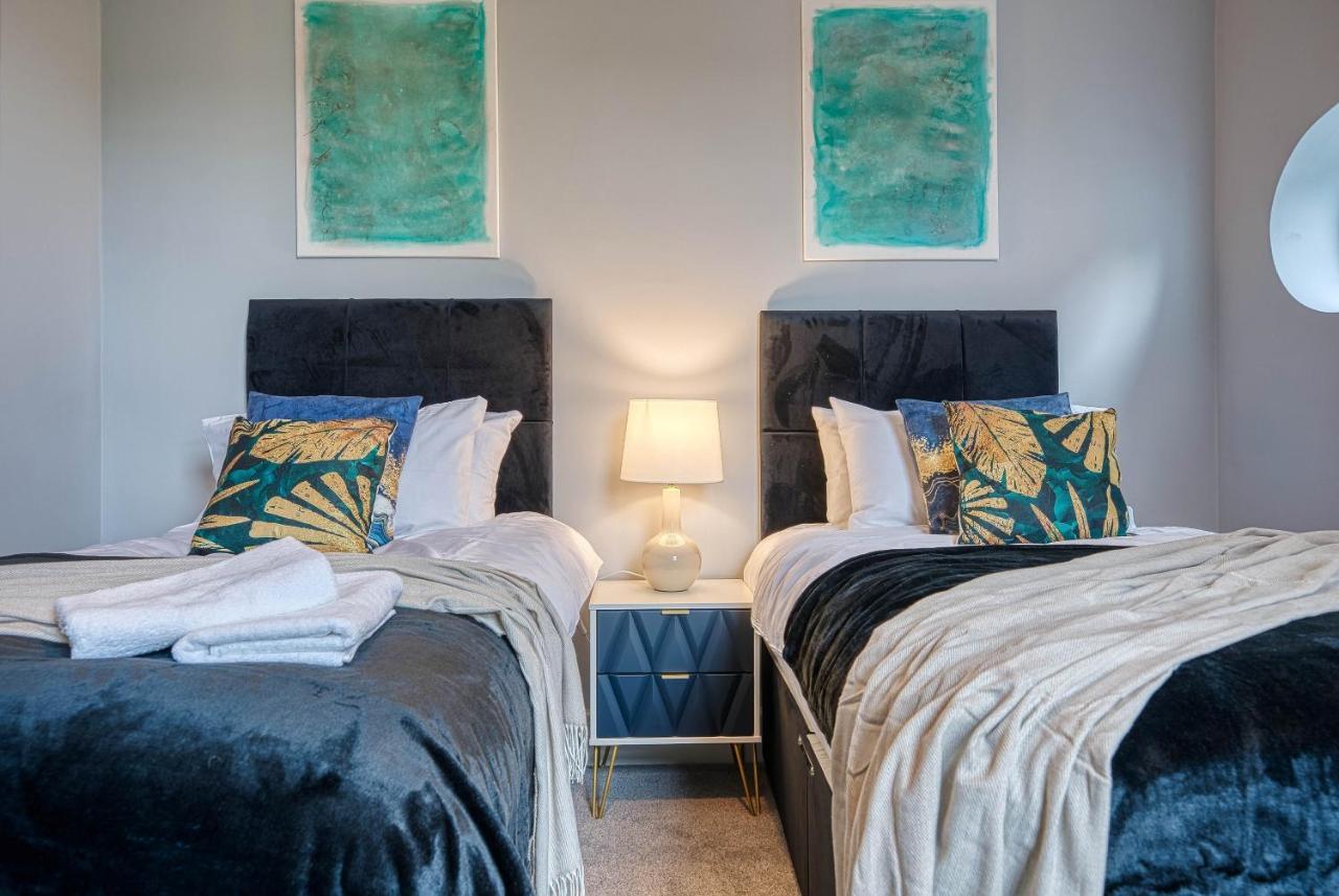 Spacious Nottingham Abode - Sleeps 16 Bagian luar foto