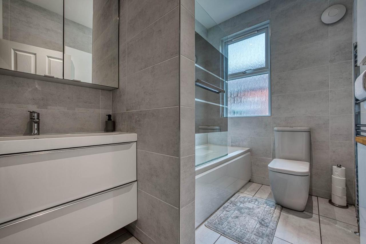 Spacious Nottingham Abode - Sleeps 16 Bagian luar foto