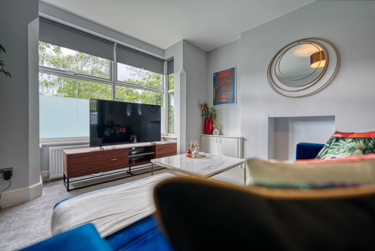 Spacious Nottingham Abode - Sleeps 16 Bagian luar foto