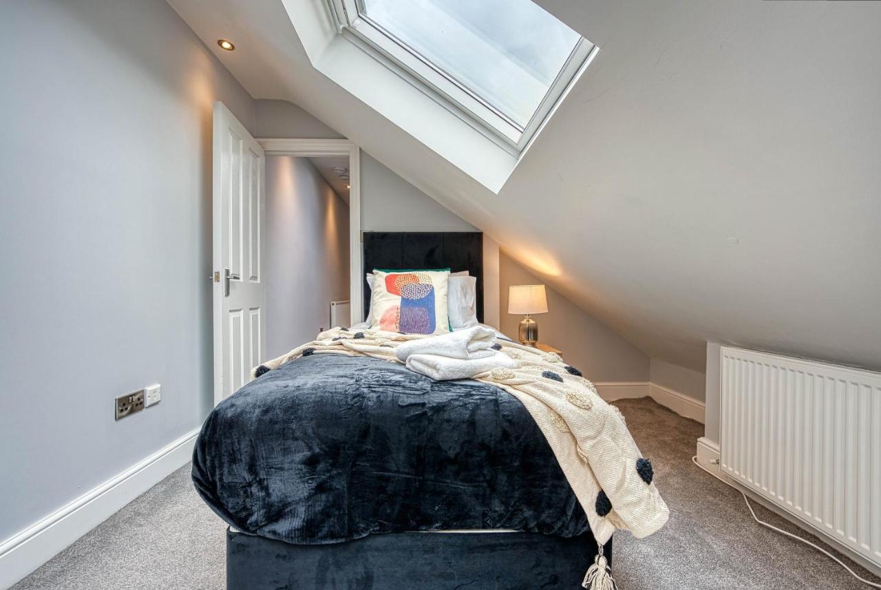 Spacious Nottingham Abode - Sleeps 16 Bagian luar foto