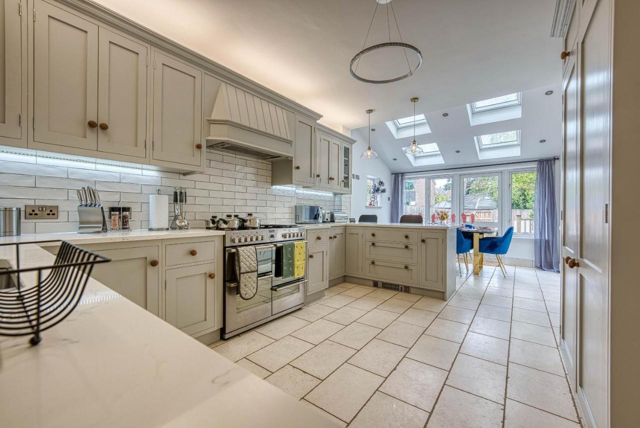 Spacious Nottingham Abode - Sleeps 16 Bagian luar foto