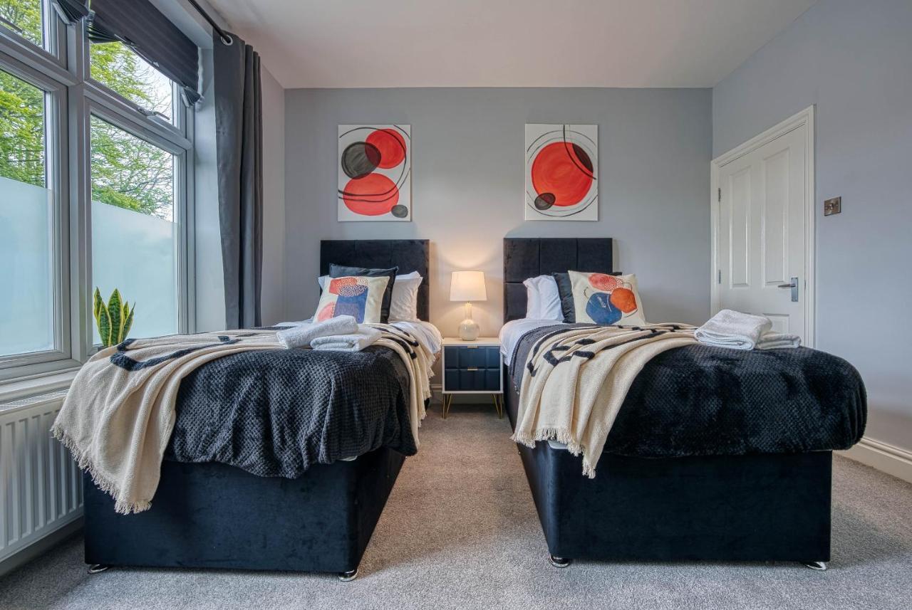 Spacious Nottingham Abode - Sleeps 16 Bagian luar foto